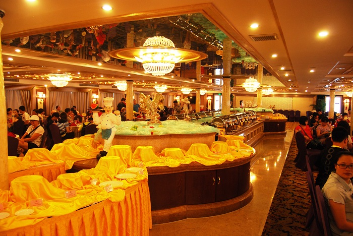 Yangtze Gold 5. Ресторан